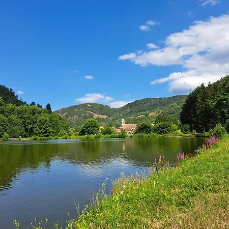 Dom wakacyjny Monts Et Merveilles *